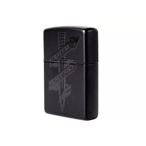 Зажигалка Zippo Knivesandtools Matte Snake Black Зажигалка Zippo Knivesandtools Matte Snake Black
